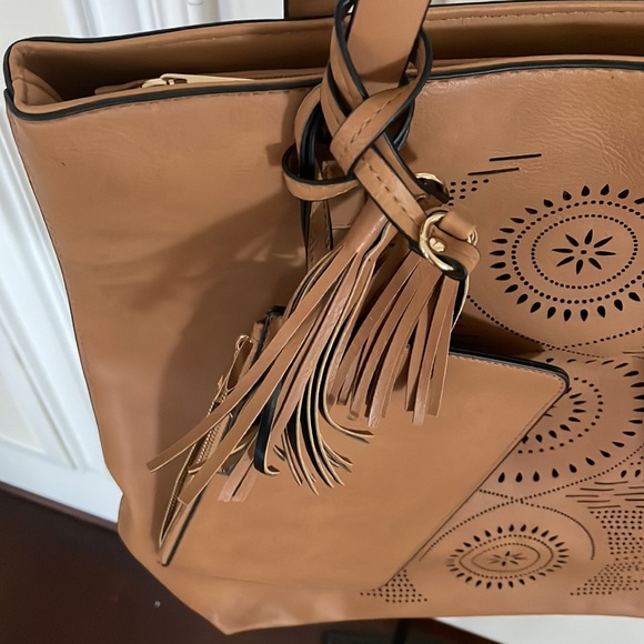 👜Tote Tan + 🧣 scarf and small purse 👝 - Picture 4 of 6